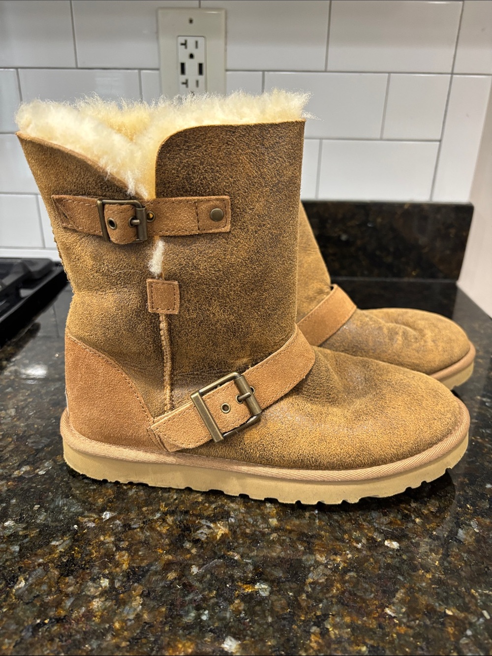 UGG Australia Chestnut Sheepskin Buckle Boots Women’s Size 8